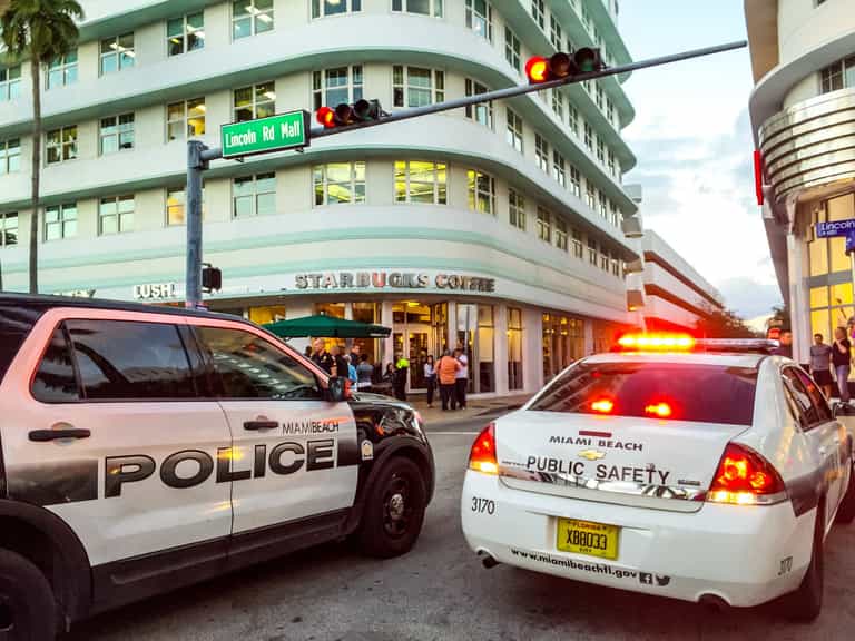Woman lost baby after police stopped for coffee en route to hospital Woman lost baby after police stopped for coffee en route to hospital