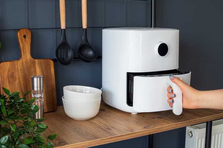 Mum issues warning after her air fryer goes up in flames Mum issues warning after her air fryer goes up in flames