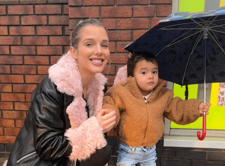 Helen Flanagan’s son hospitalised following Alton Towers accident Helen Flanagan’s son hospitalised following Alton Towers accident