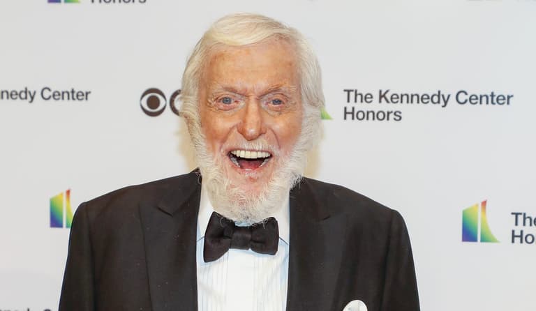 Dick Van Dyke (97) crashes after “losing control” of car Dick Van Dyke (97) crashes after “losing control” of car