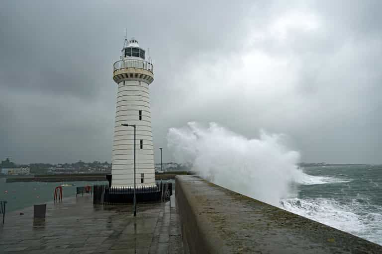 Very strong gusts to cause disruptions in Ireland, Met Éireann warns Very strong gusts to cause disruptions in Ireland, Met Éireann warns