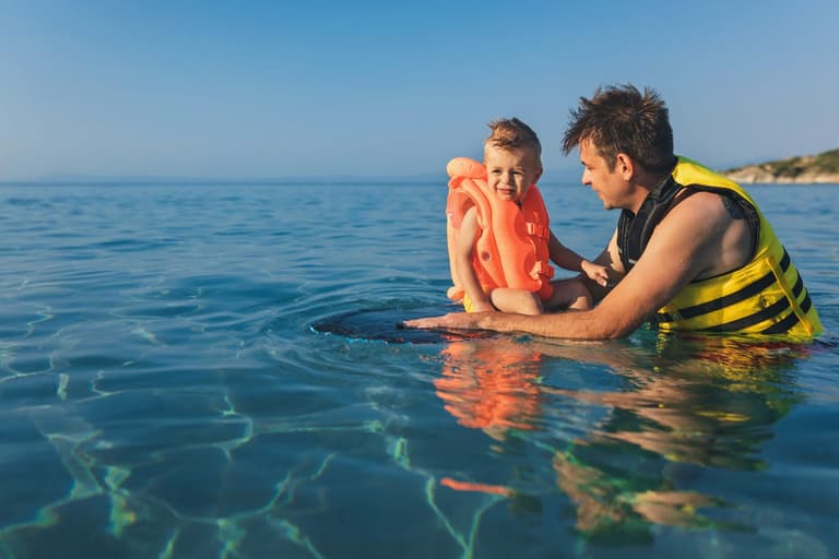 Four of the best life jackets for babies and toddlers this summer Four of the best life jackets for babies and toddlers this summer