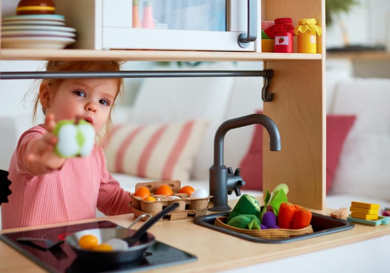 Study finds that toddlers are happier with ‘fewer toys’ Study finds that toddlers are happier with ‘fewer toys’