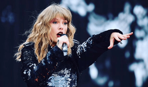 Taylor Swift is now dating The 1975 frontman and they’re “madly in love” Taylor Swift is now dating The 1975 frontman and they’re “madly in love”