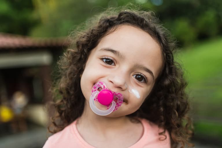 Parents hail ‘genius’ trend that helps toddlers give up their soothers Parents hail ‘genius’ trend that helps toddlers give up their soothers