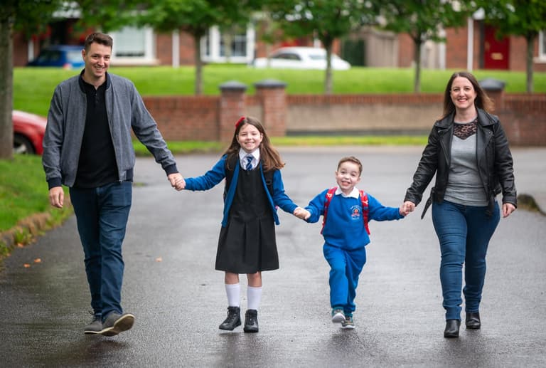 Father who donated kidney to son marks his first day of school with family Father who donated kidney to son marks his first day of school with family