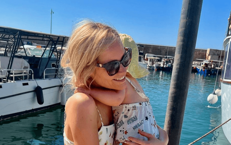 Laura Whitmore explains why she hides her daughter’s face online Laura Whitmore explains why she hides her daughter’s face online