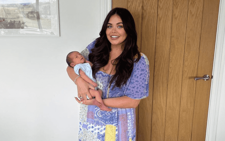 Scarlett Moffatt slams trolls who criticised her baby boy’s appearance Scarlett Moffatt slams trolls who criticised her baby boy’s appearance