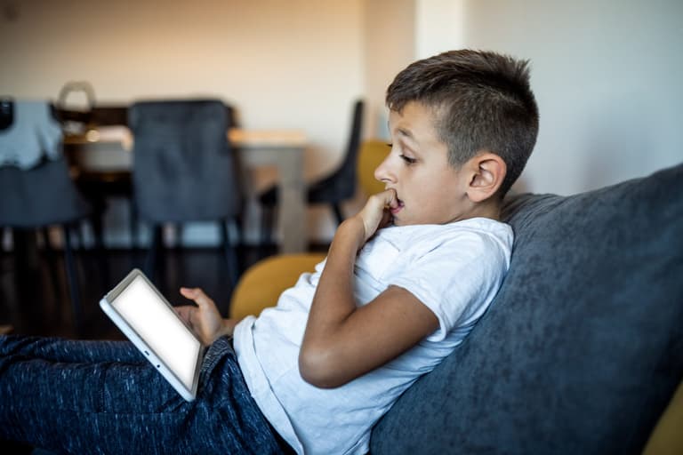 Nail doctor shares tips on how to stop your child from biting their nails Nail doctor shares tips on how to stop your child from biting their nails