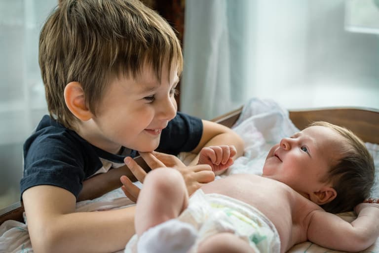 How to help your toddler adapt when a new baby comes home How to help your toddler adapt when a new baby comes home
