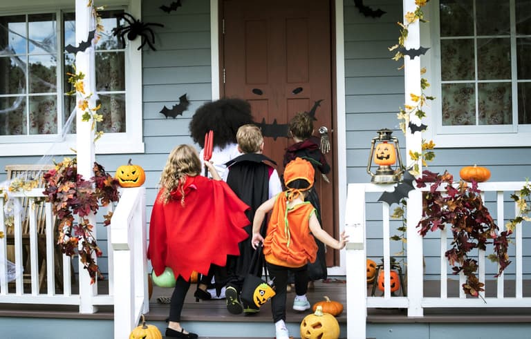 Parents spark controversy after revealing their new Halloween tradition Parents spark controversy after revealing their new Halloween tradition