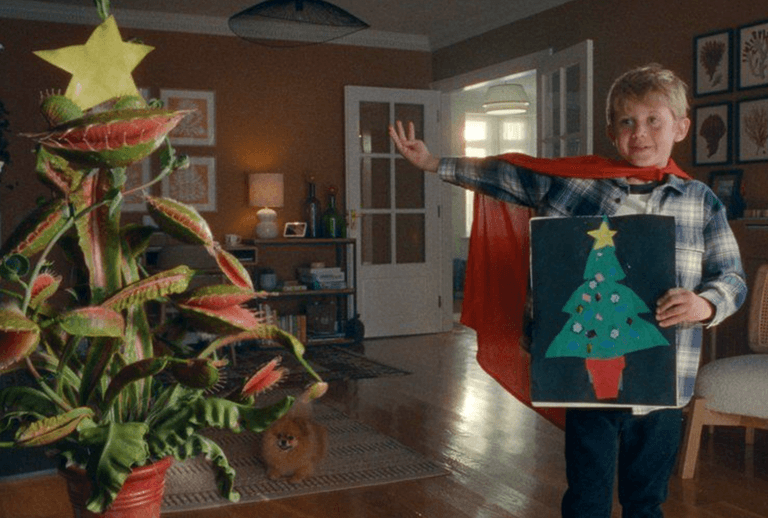 Viewers praise John Lewis for including diverse family in Christmas advert Viewers praise John Lewis for including diverse family in Christmas advert