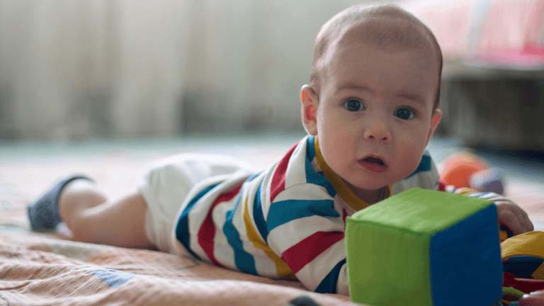 Mum shares an easy sensory activity to help with tummy time Mum shares an easy sensory activity to help with tummy time