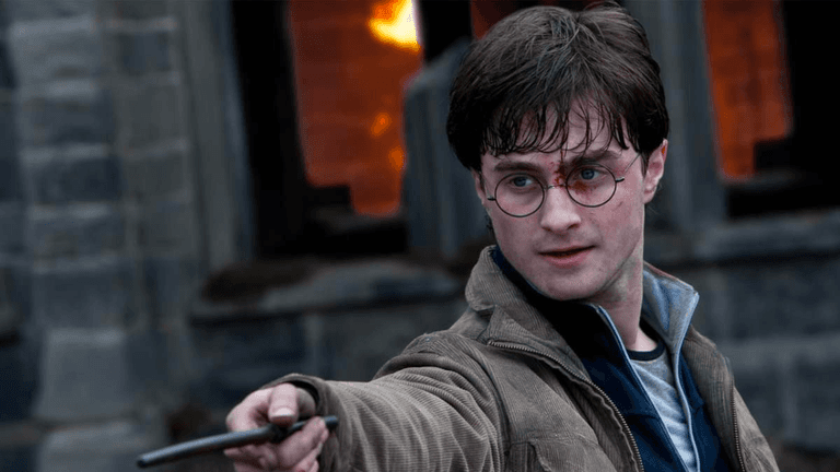Grandparents build magical Harry Potter playhouse for their granddaughter Grandparents build magical Harry Potter playhouse for their granddaughter