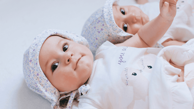 Mum sparks controversy after giving her twins the same name Mum sparks controversy after giving her twins the same name
