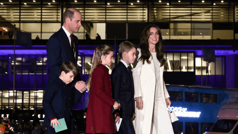 Kate Middleton and family put on united front at Christmas carol service Kate Middleton and family put on united front at Christmas carol service