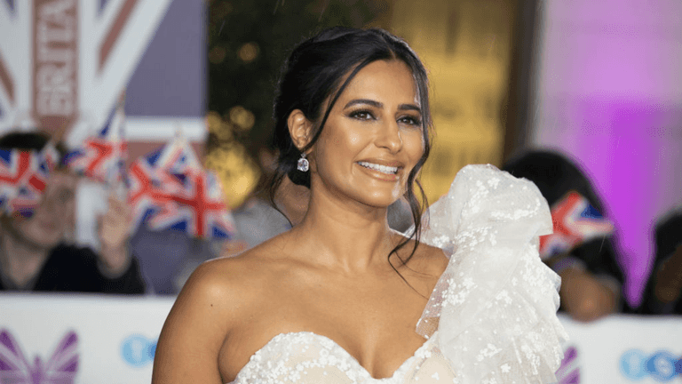 Corrie actress Sair Khan announces her pregnancy Corrie actress Sair Khan announces her pregnancy