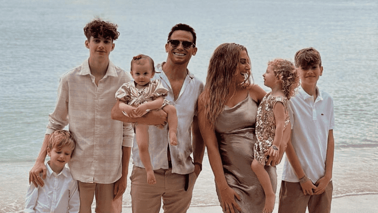 Stacey Solomon responds to claims she is ‘flaunting her wealth’ Stacey Solomon responds to claims she is ‘flaunting her wealth’