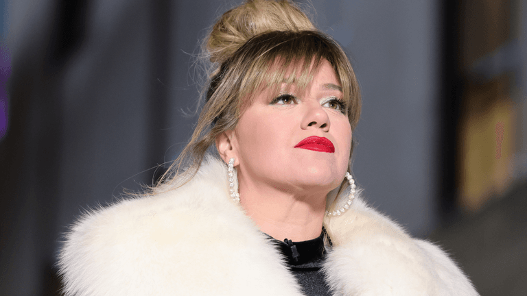Kelly Clarkson doesn’t let her kids use social media in her house Kelly Clarkson doesn’t let her kids use social media in her house