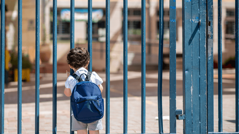 School threatens to fine parents who are late to collect their kids- is this fair? School threatens to fine parents who are late to collect their kids- is this fair?