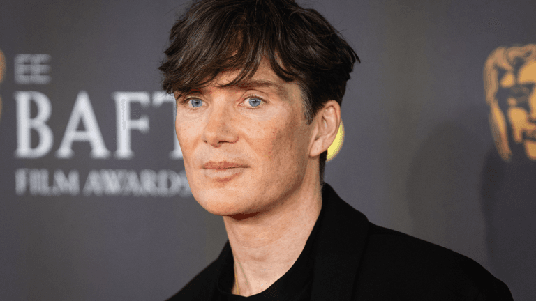 Cillian Murphy dedicates BAFTA to his wife and kids in flawless speech Cillian Murphy dedicates BAFTA to his wife and kids in flawless speech