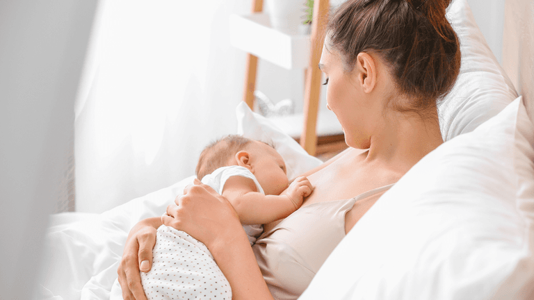 Midwife shares helpful tip on how to clear a clogged milk duct Midwife shares helpful tip on how to clear a clogged milk duct