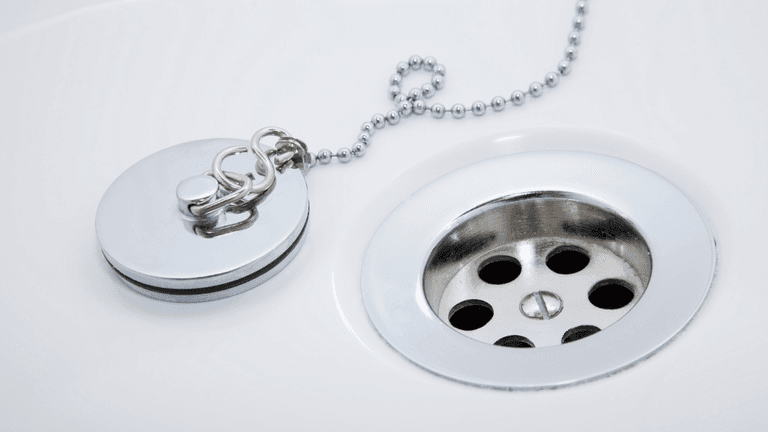 Mum shares warning to parents about bath plugs after terrifying experience Mum shares warning to parents about bath plugs after terrifying experience