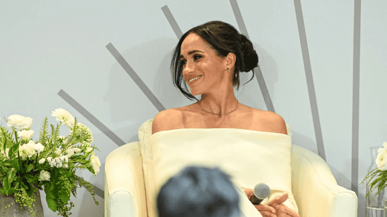 Meghan Markle fears she will be blamed if her kids are ‘deprived’ of being royals Meghan Markle fears she will be blamed if her kids are ‘deprived’ of being royals