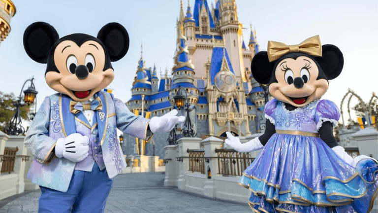 Parents who take their kids to Disneyland end up in €1.8k in debt, study finds Parents who take their kids to Disneyland end up in €1.8k in debt, study finds