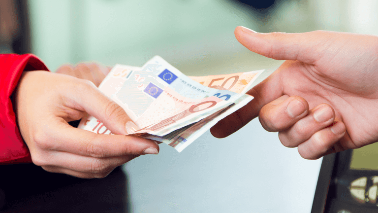 ‘For the first time in two years, Irish households will see an increase in real wages’ ‘For the first time in two years, Irish households will see an increase in real wages’