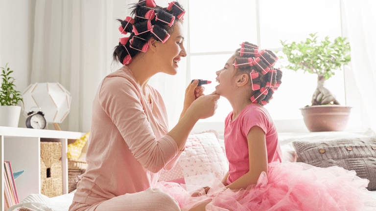 Mums are sharing advice for promoting their daughters’ self esteem Mums are sharing advice for promoting their daughters’ self esteem