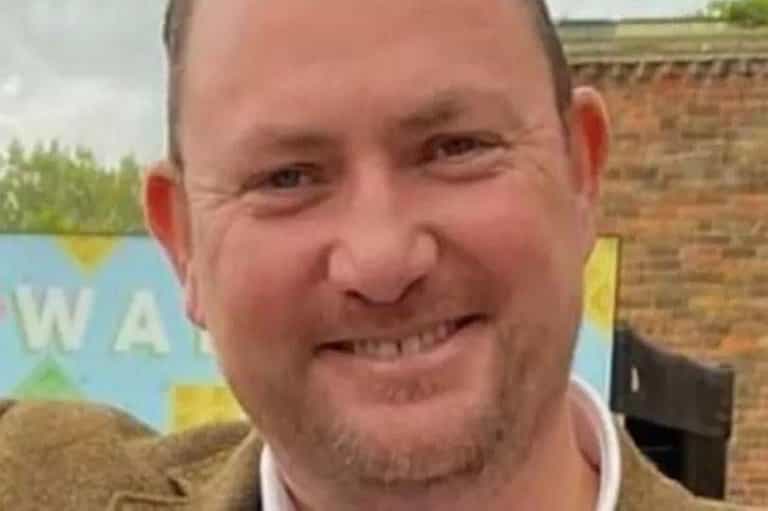 Dublin dad killed outside pub as car mounted pavement Dublin dad killed outside pub as car mounted pavement