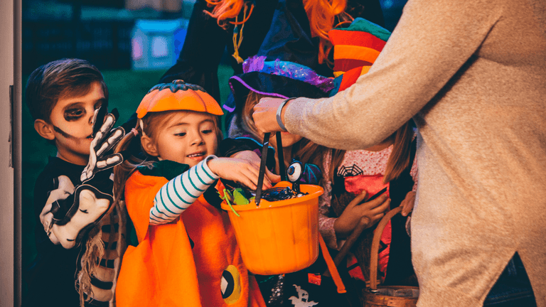 One mum’s clever blue trick-or-treat bucket idea is helping autistic children on Halloween One mum’s clever blue trick-or-treat bucket idea is helping autistic children on Halloween