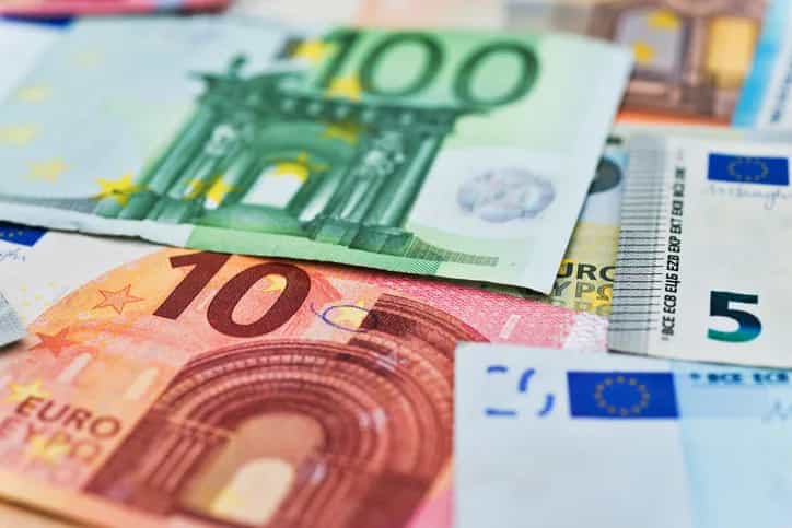 Over 400,000 households to lose out on ‘crucial’ payment next month Over 400,000 households to lose out on ‘crucial’ payment next month