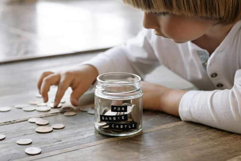 Five simple saving tips you can pass on to your kids Five simple saving tips you can pass on to your kids