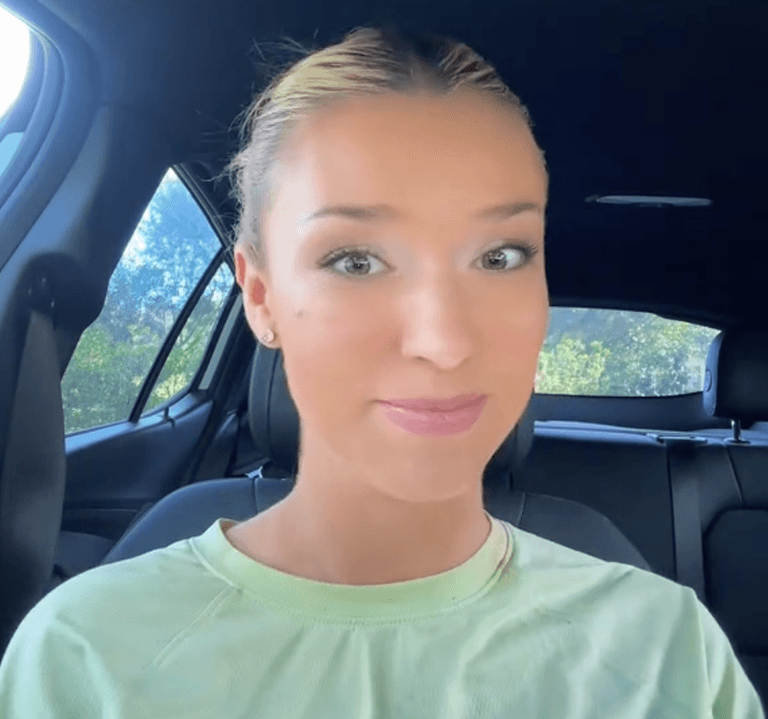 Mum divides internet after telling her kids to ‘hit back and defend yourself’ against bullies Mum divides internet after telling her kids to ‘hit back and defend yourself’ against bullies