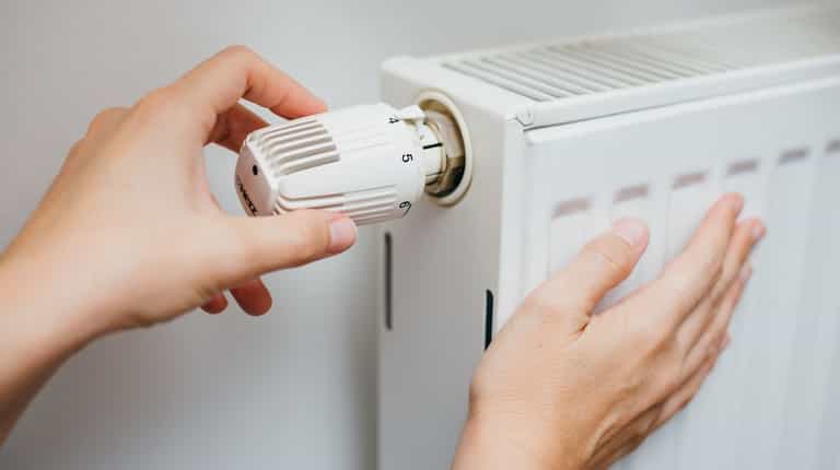 Stop turning on central heating when this device that costs 10c a day can keep you warm Stop turning on central heating when this device that costs 10c a day can keep you warm