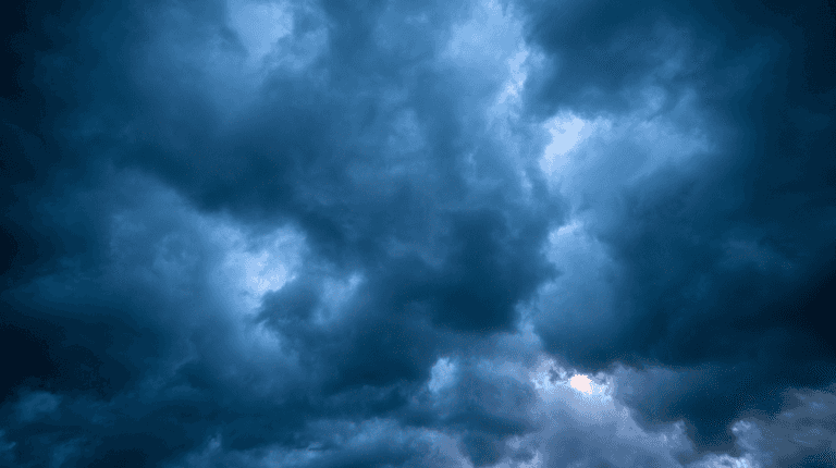 Met Eireann warns of potential ‘lightning damage’ as thunderstorms expected Met Eireann warns of potential ‘lightning damage’ as thunderstorms expected