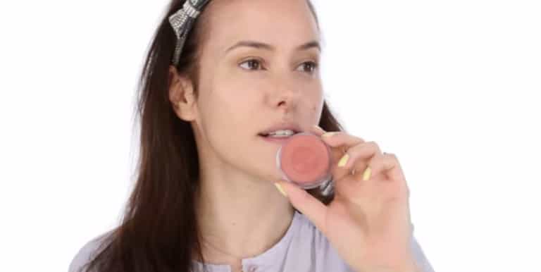 WATCH: Make-up artist Lisa Eldridge on getting the natural look in a jiffy WATCH: Make-up artist Lisa Eldridge on getting the natural look in a jiffy