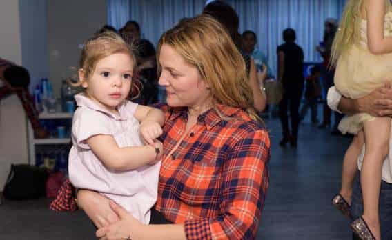 Celebrity mamas we’re loving: Drew Barrymore and her cuties Celebrity mamas we’re loving: Drew Barrymore and her cuties
