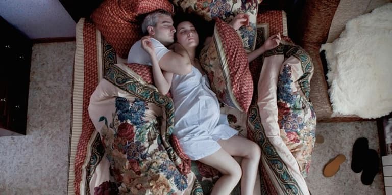 A series of intimate photos captures the serene side of pregnancy A series of intimate photos captures the serene side of pregnancy
