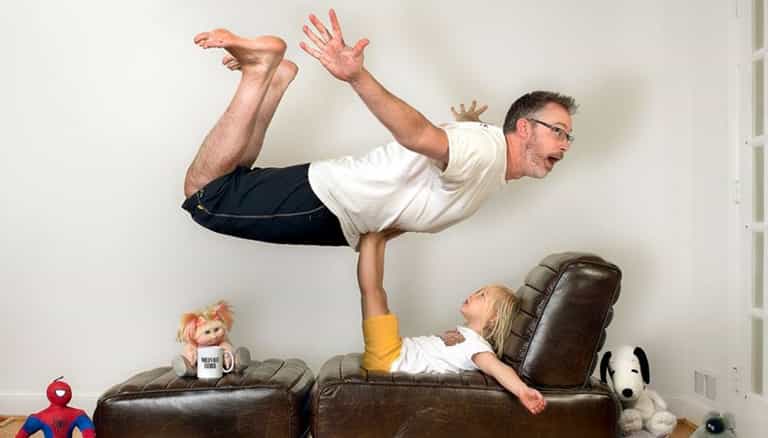 Dad’s zany photos turn him into a viral superstar Dad’s zany photos turn him into a viral superstar
