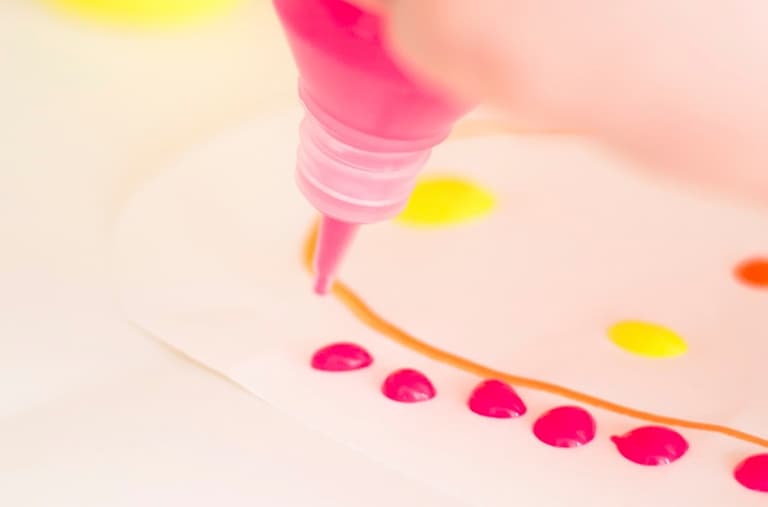 An easy peasy SQUEEZY paint recipe using ingredients from your kitchen An easy peasy SQUEEZY paint recipe using ingredients from your kitchen