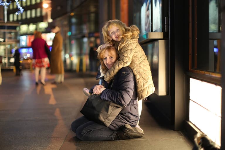 Single parents around the world rejoice as this woman nails it for them Single parents around the world rejoice as this woman nails it for them