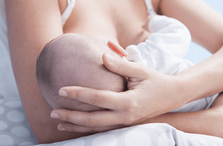 Study finds link between breastfeeding and bed-sharing Study finds link between breastfeeding and bed-sharing