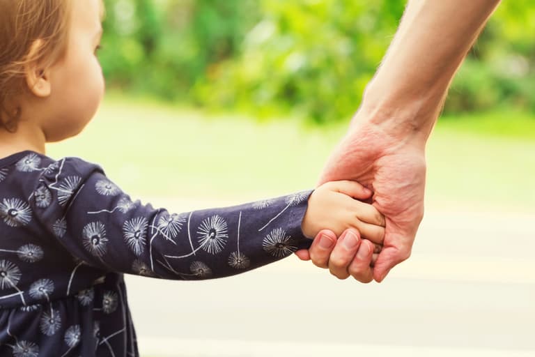 Mum’s Invention Enables “Hands-Free Parenting” Mum’s Invention Enables “Hands-Free Parenting”