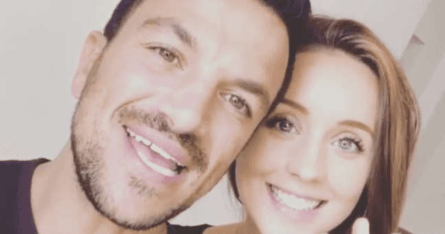Peter Andre is now being trolled over that “perfect” breastfeeding picture he posted Peter Andre is now being trolled over that “perfect” breastfeeding picture he posted