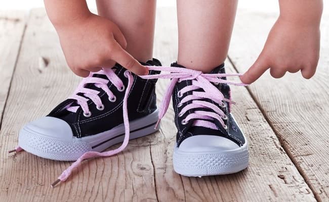 A real human fairy will teach children how to tie their shoelaces in Arnotts this weekend A real human fairy will teach children how to tie their shoelaces in Arnotts this weekend