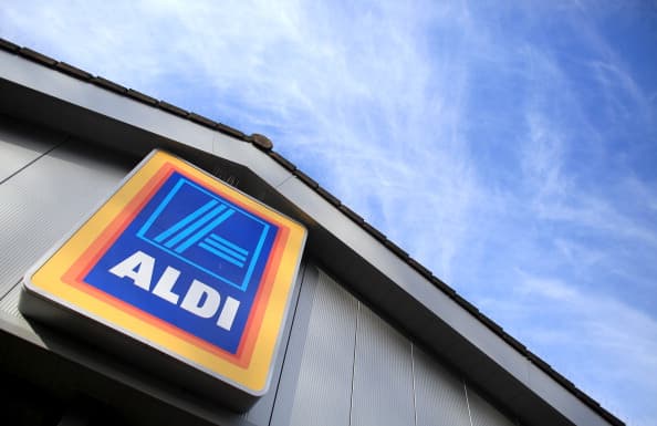 Aldi’s amazing hot tub offer is back for 2018 and just LOOK at it Aldi’s amazing hot tub offer is back for 2018 and just LOOK at it