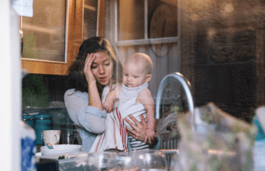 Mum asks whether her sitting room is messy and other mums tear her to shreds Mum asks whether her sitting room is messy and other mums tear her to shreds
